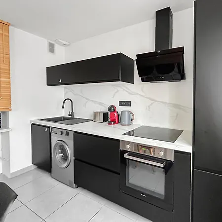 T3 Cosy Proche De La Et Parking Prive