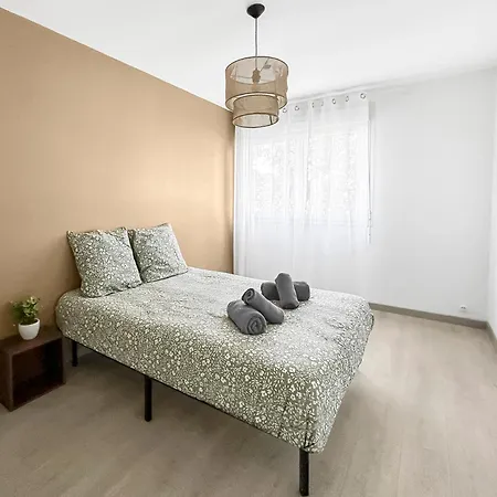 T3 Cosy Proche De La Et Parking Prive Апартаменты