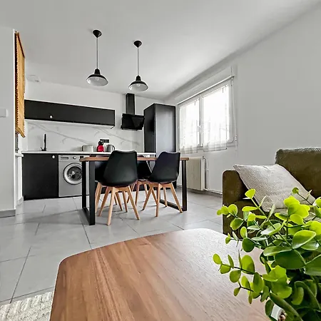 T3 Cosy Proche De La Et Parking Prive